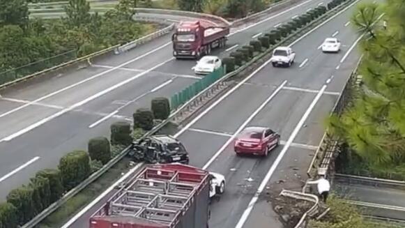 报废汽车.jpg